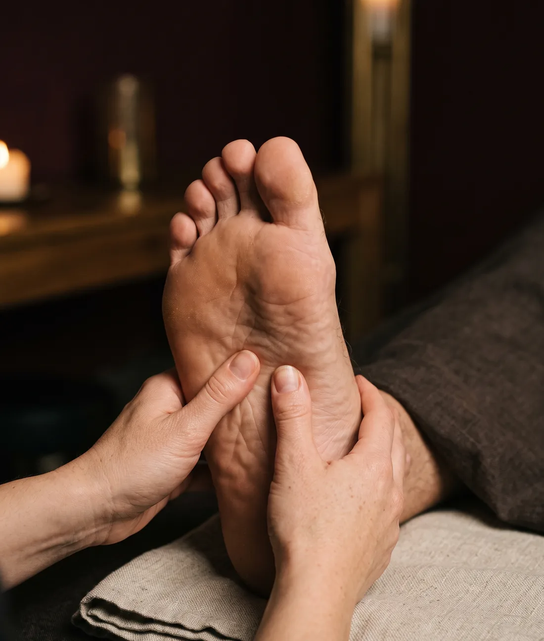 Massage réflexe de la plante du pied